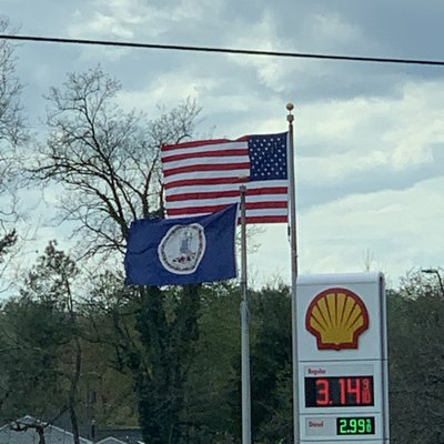 Old Dominion flag posts at Shell, won't miss it off of the beltway