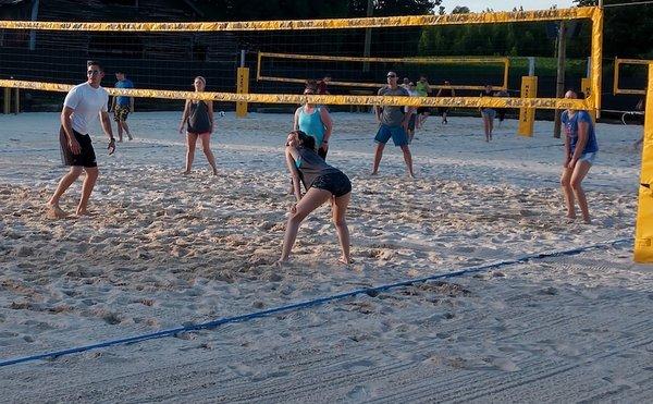 Mako Beach Volleyball Club