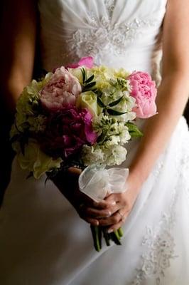 Bride bouquet (peonies, hydrangea, & roses)