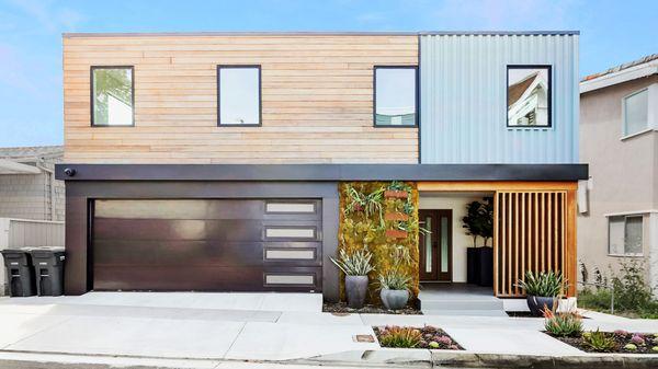 Newly Remodeled Home in Corona Del Mar. Photo by Fennell Media