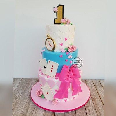 Alice in Wonderland cake