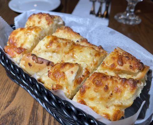 Famous Garlic Bread - double decker in basket