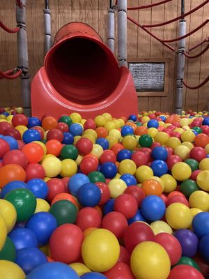 Ball pit with 25,000 balls