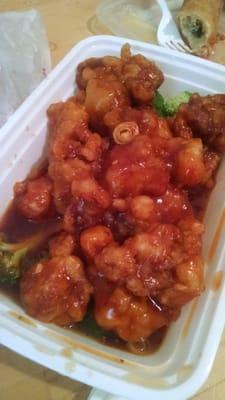 The general Tso!  Won best general tso for the past 3 years for a reason! Deeelicious.