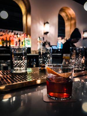 Great cocktail list, appreciate the inclusion of real sober cocktails. Vibe is good. Give it a shot!