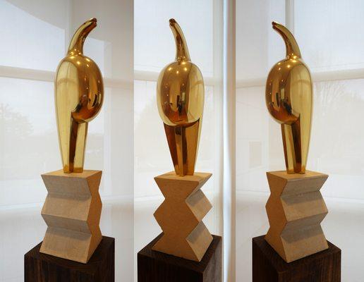 Constantin Brancusi; Maiastra; 1912-13; polished bronze with stone base