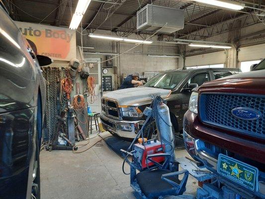 Lewis Street Auto Body