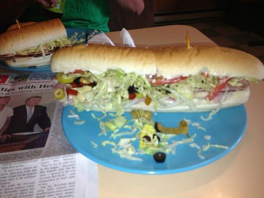 Big sandwich, decent price. Bread stuck to the plate and got the stem end of a banana pepper in there. Pretty fuckin good tho.