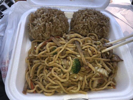 Pork lo mein, pretty good...