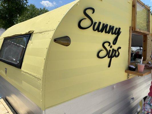 Sunny Sips exterior.