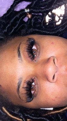 Wispy Volume Eyelash Extensions with Bottoms