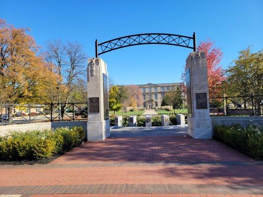 Entrance and Veterans Plaza at Mallway Park