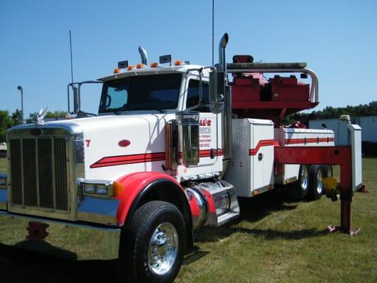 Hall's Towing Service is a full service 24/7 towing company in Jackson, MS committed to providing the most comprehensive serv...