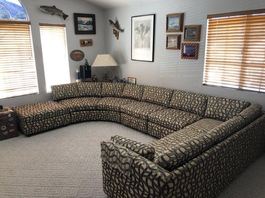 Sectional teupholster curve west hills