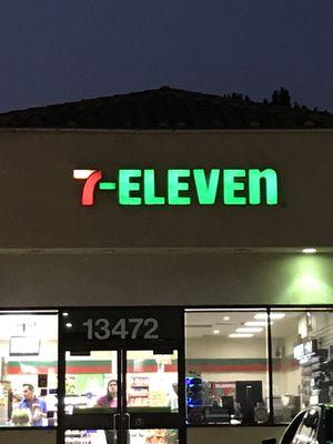 7-ELEVEN front