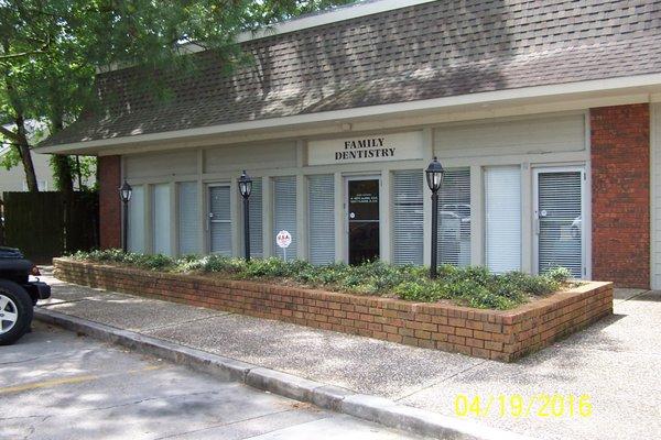 Exterior view of our River Ridge dental office, deJong & Plaisance Family Dentistry