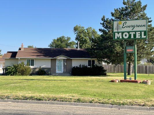 Evergreen Motel