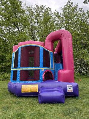 Bounce house and slide combo