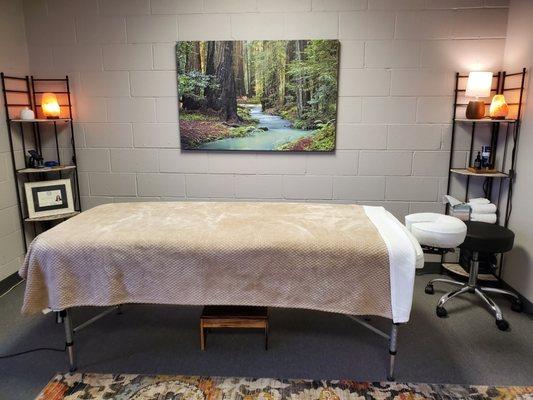 A peaceful space to receive your massage.