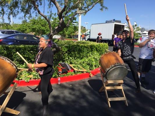 Drummers greeting us at the finish.