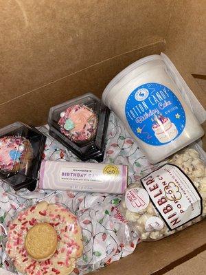 Love this "Birthdaylicious" box!