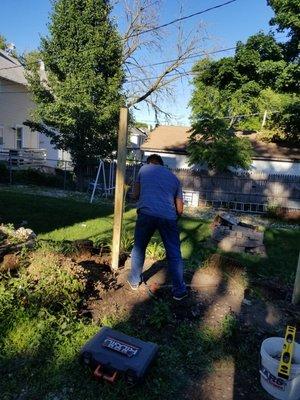 Different project. Now Installing a fence.