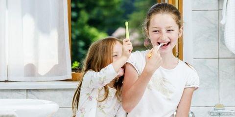 5 Easy Tips to Help Children Brush and Floss