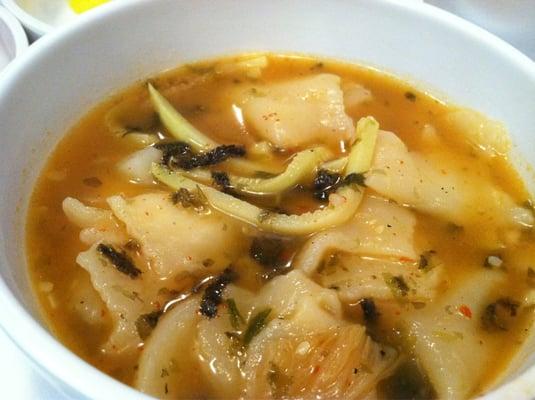 Spicy soup with pulled dough morsels (kimchi soojaebi)