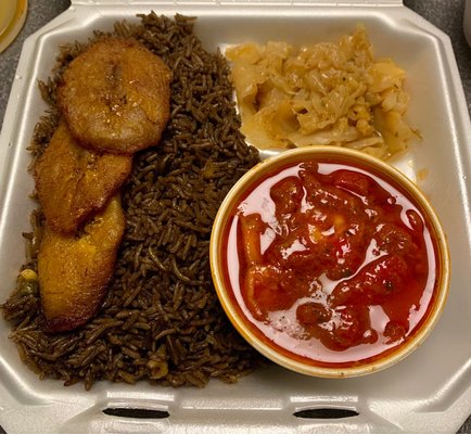 creole shrimp, with cabbage, Mac and cheese, cornbread, black rice and plantains. Pineapple Canada Dry. Legit legit! - Sam