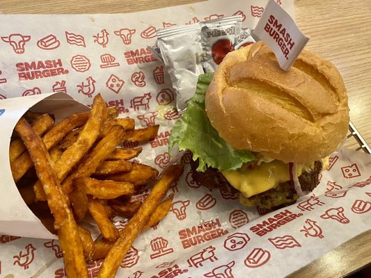 Classic Smash Burger w/Sweet Potato Smash Fries