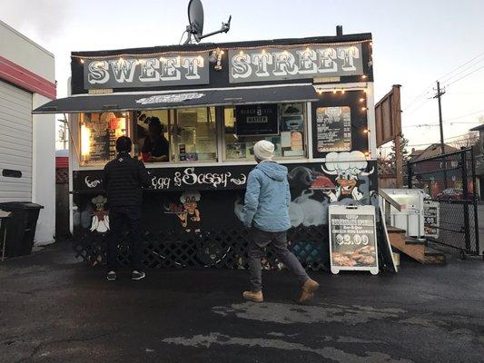 Food truck exterior