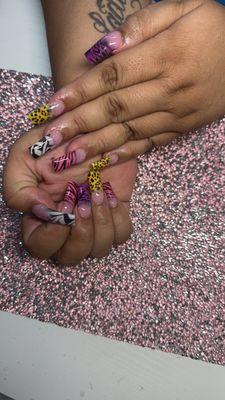 Fill in acrylic nails w/ animal print design