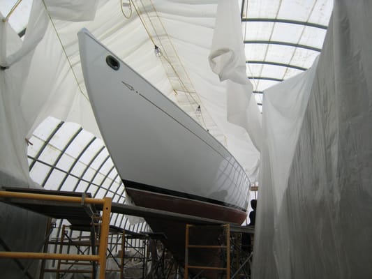 Wes refinished the topsides and the bottom of legendary ocean racer Dorade, a 52-foot yawl designed by Olin Stephens.