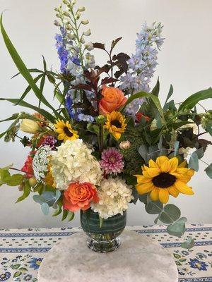 Hope to see you at Davidson Farmers Market tomorrow! Arrive by 10 or we might be sold out.

Pictured is arrangement for upcoming workshop!