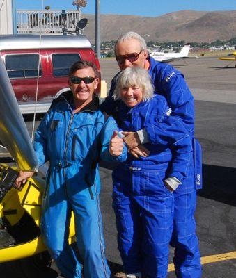 Happy Anniversary to this happy couple who celebrated with a Fly Together flight around Lake Tahoe - Hang Gliding Tahoe