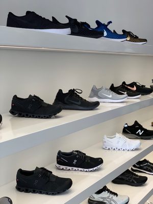 Sneaker Warehouse