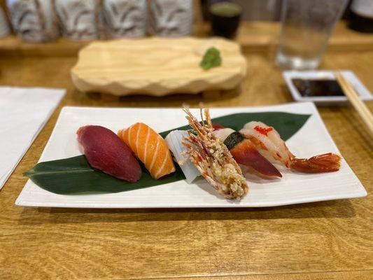 Tuna, salmon, squid, surf clam, shrimp sushi