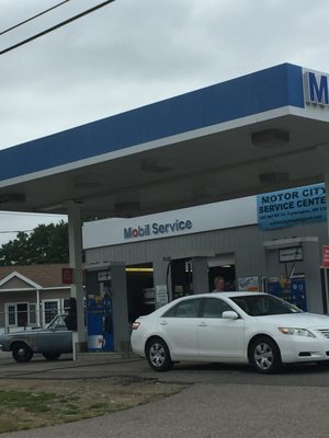 Mobil Farmington -- 427 Route 11, Farmington              Station & Service