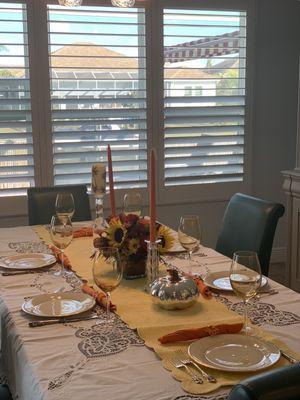 Table Set.  Gorgeous Sun Flowers