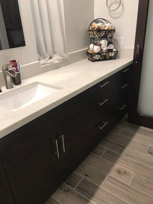 Bathroom vanity