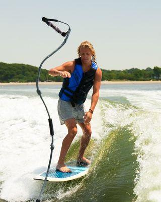 Learning how to drop the rope wakesurfing