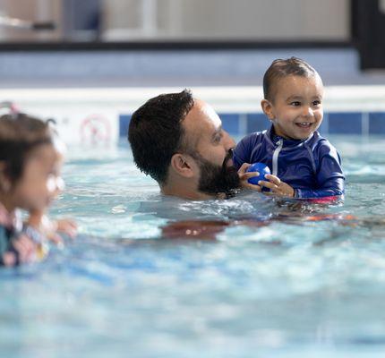 Kids weekly swimming lessons