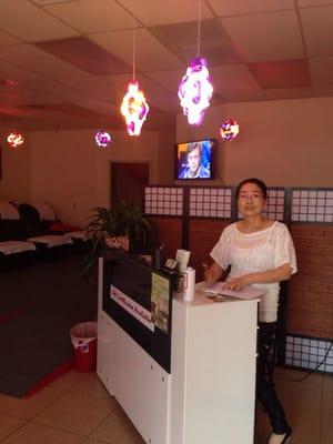 Snow has many years massage experiences         Table massage ,foot reflexology  chair massage