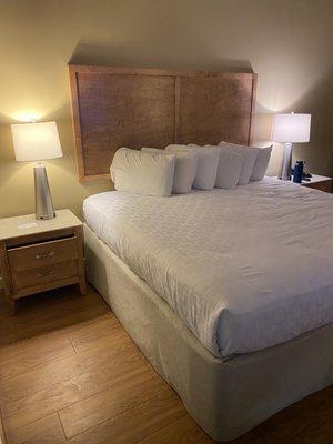 Clean rooms that look to have recently been remodeled