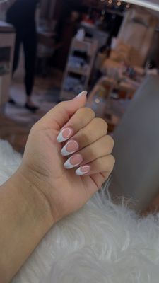 Almond French tip