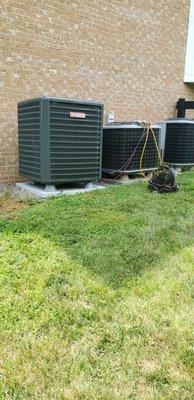 New 2 stage compressor heat pump, Hi efficiency Goodman product.