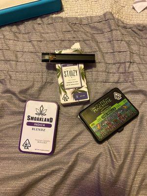 Stiiizy pen and 2 cartridges Pineapple Express and sfv og. 2 pre roll packs in Gorilla Glue and Do Si Do. All excelllleeent!