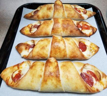 Pepperoni rolls