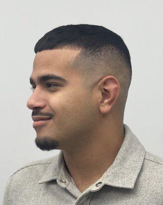 Skin fade with go-tee