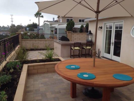 Paver patio with polished concrete counter top BBQ